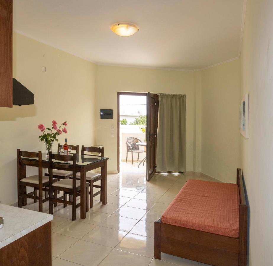 Sandy Suites Каламаки Экстерьер фото