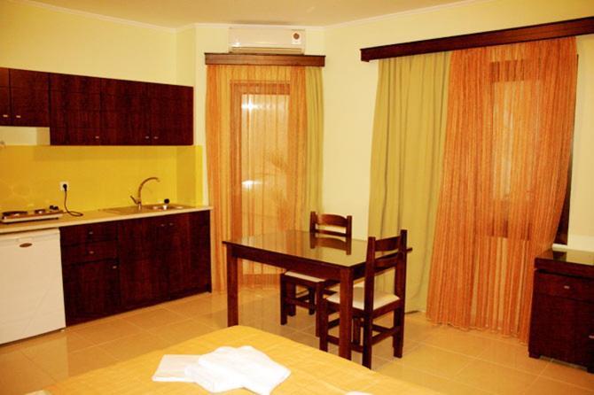 Sandy Suites Каламаки Экстерьер фото