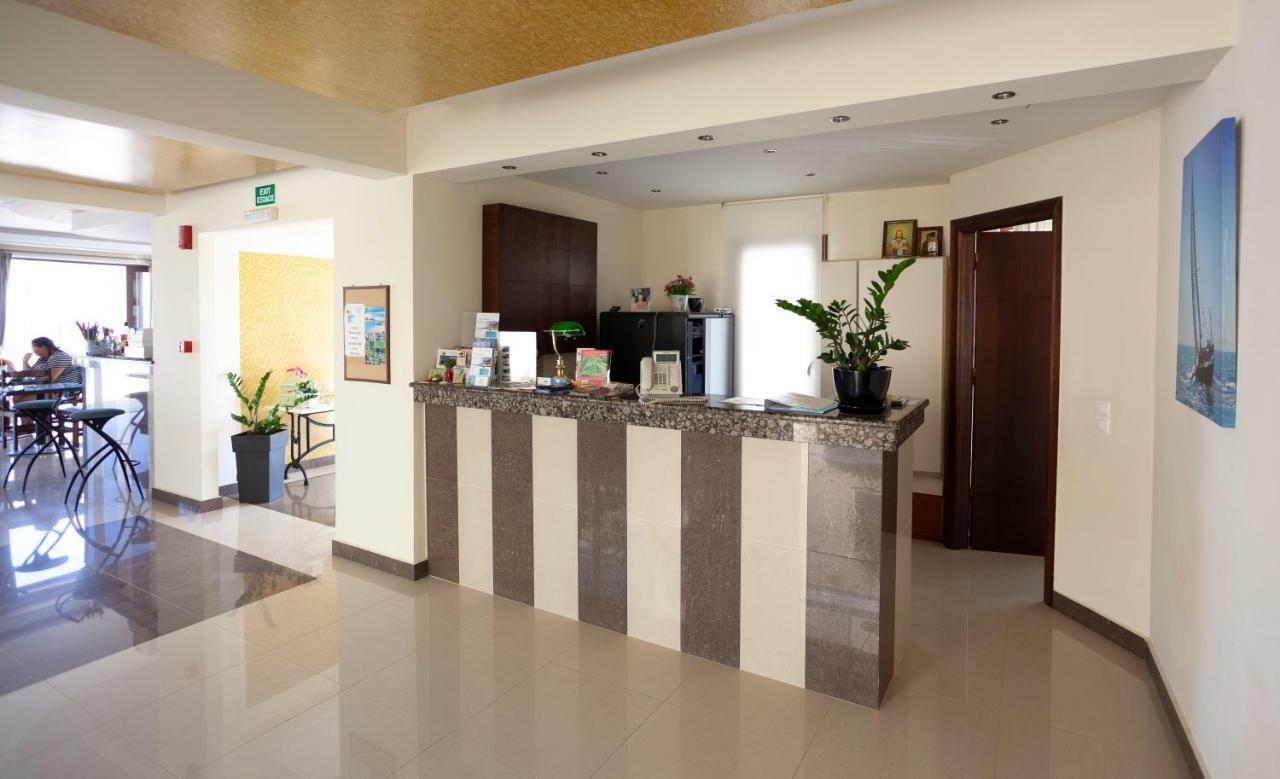 Sandy Suites Каламаки Экстерьер фото