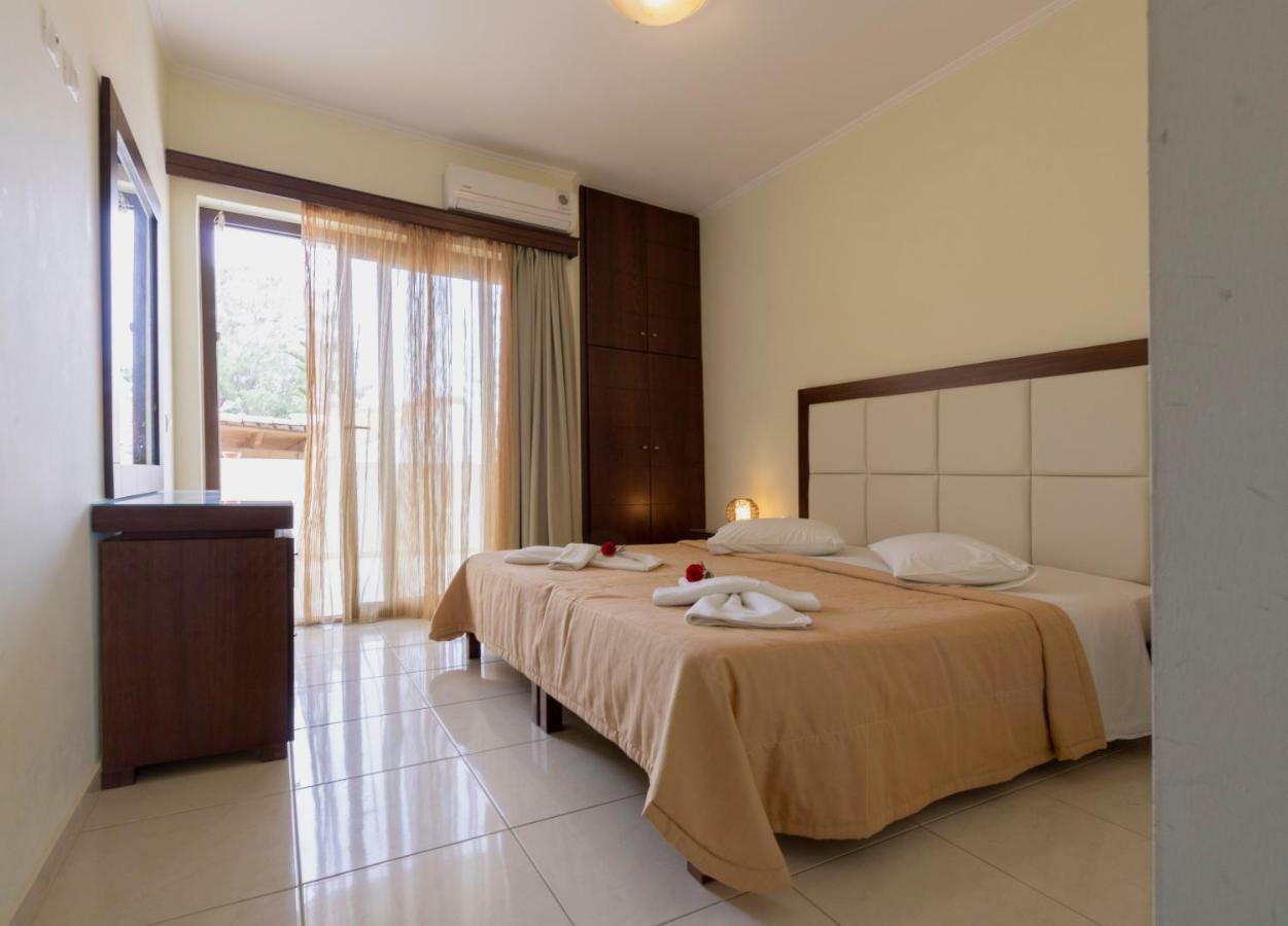 Sandy Suites Каламаки Экстерьер фото
